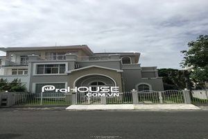 Villa for rent in Phu My Hung with full and new furniture, USD 3,000/month, big garden, 4 bedrooms