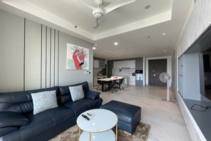 Elegant 3 bedroom apartment for rent at Midtown fully furnished with private parking