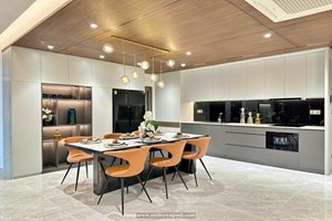 A modern 3-bedroom apartment for rent in Midtown with luxury furniture and nice view 