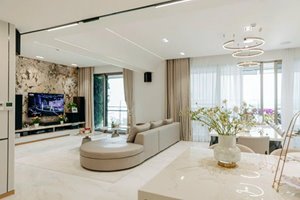 Expansive 4 bedroom combined apartment at Midtown with premium interiors and open view for rent
