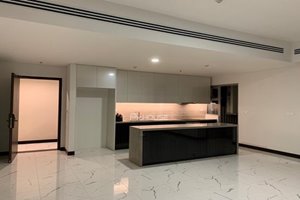 Urgent sale of 3-bedroom Empire City apartment at cheap price