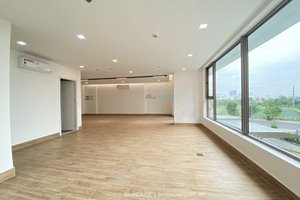 Office for rent in Midtown The Peak with modern decoration and low rental