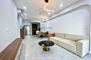 Modern apartment for rent in The Antonia having built-in oven 
