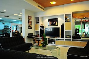 MODERN: Phu Gia villa for rent with beautiful furniture, large garden and nice location, fully furnished