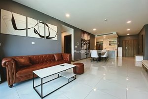 Direct river view 3 bedroom apartment for rent at Sunwah Pearl with luxurious furniture
