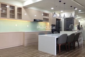 Wooden floor 3-bedroom apartment for rent in Phu My Hung, view to the river, low storey