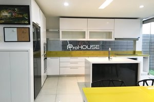 Spacious villa with swimming pool for rent in District 7