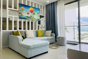 Elegant 2 bedroom apartment with villa view at Hung Phuc for rent