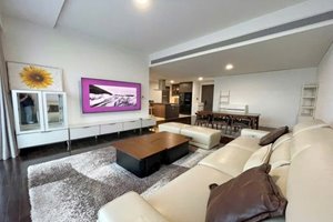 Luxury 3-bedroom apartment for sale in Empire City with private elevator