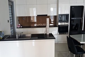 Corner apartment in block A Scenic Valley 1 for rent with view to the golf course