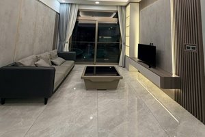 Midtown 2 bedroom fully furnished apartment with parking slot for rent