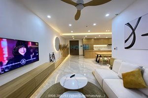 Beautiful 3 bedroom apartment in Midtown The Peak for rent with nice view