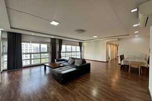 Happy Valley spacious 3 bedroom fully furnished apartment with parking for rent 