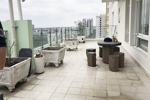 Low rental 3 bedroom apartment fo rent with big outdoor space
