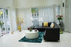 Attached villa for rent in Phu My, District 7, modern furniture, 4 bedrooms, nice neighbour