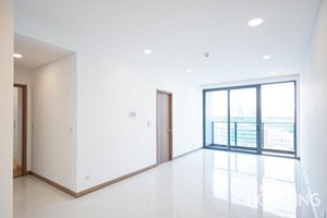 2 bedroom apartment for rent with basic furniture in Sunwah Pearl