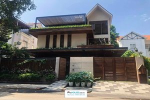Single villa for rent in Phu My Hung with full of furniture and nice location