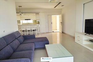 Low rental apartment near Crescent Park with modern furniture and quiet view