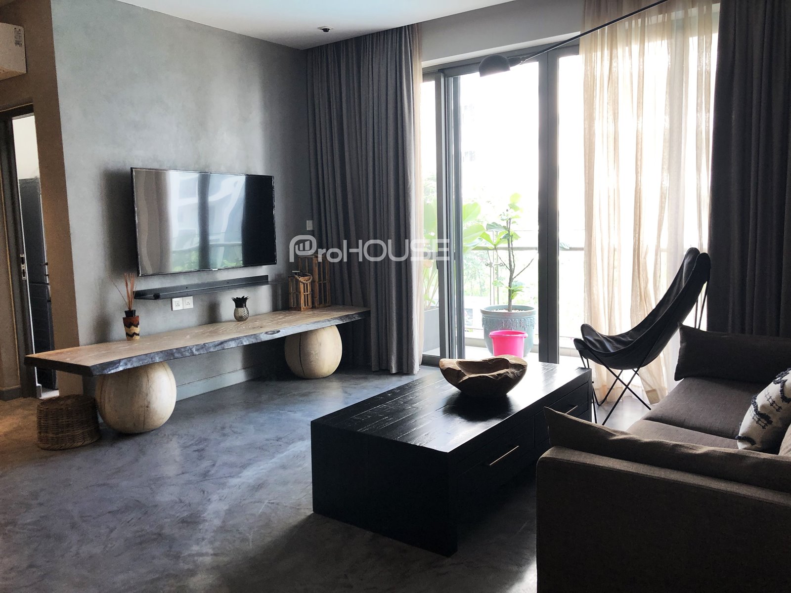Luxury-Riverpark-Premier-for-rent-006-1.jpg