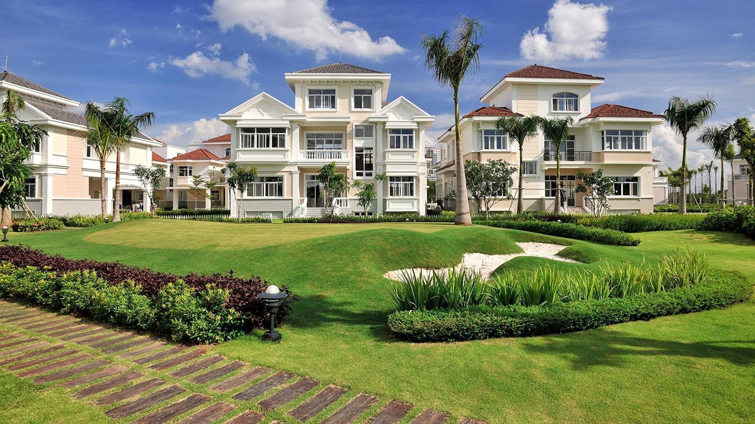 Villa-for-rent-in-Phu-My-Hung-1-1.jpg
