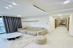 Large apartment for sale at cheap price in Urban Hill with 3 bedrooms fully furnished