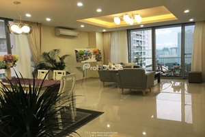 Corner apartment for rent in Green Valley, Phu My Hung, large balcony