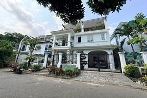 Luxury fully furnished 6 bedroom detached villa for rent at Nam Thien Phu My Hung