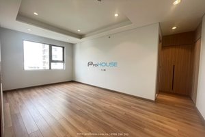 Unfurnished 3 bedroom apartment for rent in The Horizon with beautiful view