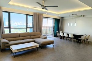 Magnificent view 4 bedroom apartment for rent at Riviera Point