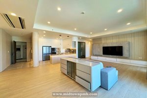 Penthouse for rent in Midtown The Peak with river view - top floor - 272m2