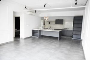 Partly furnished 4-bedroom apartment for rent in Happy Valley – wooden floor – nice layout