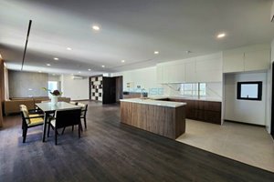Penthouse Phu My Hung for rent with brand new furniture and low rental