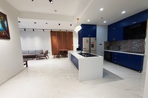 Amazing 3 bedroom apartment for rent in Midtown having oven and bathtub