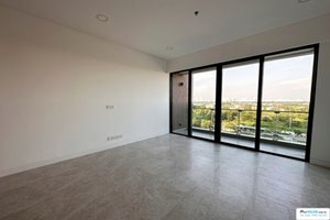 Unfurnished 3 bedroom apartment for rent close to District 1