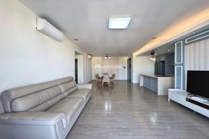 Modern 3 bedroom apartment for sale in Riverpark Residence with nive view