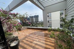 Luxury apartment for sale with large garden at Star Hill with 3 bedrooms