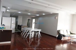 River view 3 bedroom apartment for rent in Riverside with nice decoration