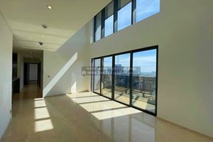 Unfurnished 4 bedroom apartment for rent in District 1 with private lift