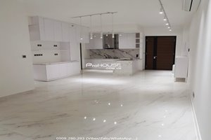 Unfurnished 2 bedroom apartment for rent in Midtown on high floor with nice view