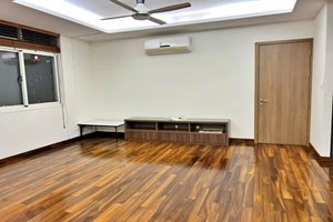 Low rental penthouse for rent in Phu My Hung - 4 bedrooms - only 1250 USD/month 