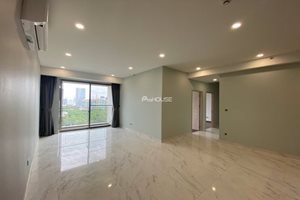 Big size 3 bedroom apartment for sale in Midtown with basic furniture