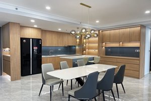 Gorgeous 3 bedroom apartment in The Peak for rent with full river view