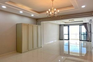 A biggest 3-bedroom apartment for rent in Riverpark Permier with full river view and nice layout