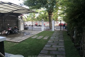 4 bedroom townhouse for rent in Phu My Hung with full nice furniture