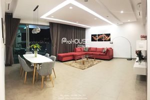 Beautiful 3 bedroom apartment for rent in District 7, large balcony, nice and open view
