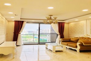 Cheap 3 bedroom in Midtown for rent with full furniture and nice view