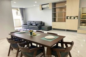 3-bedroom apartment for rent in Midtown with nice decoration and river view