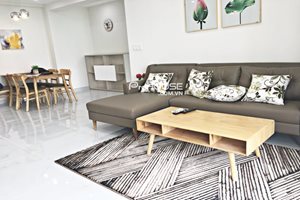 Amazing 3 room apartment for rent near Crescent Mall, beautiful view to the river and the golf course