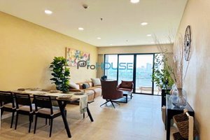 A beautiful 4 bedroom apartment for rent in Ho Chi Minh City close to District 1