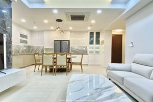 Top floor apartment for rent in Urban Hill with luxury furniture and quite view